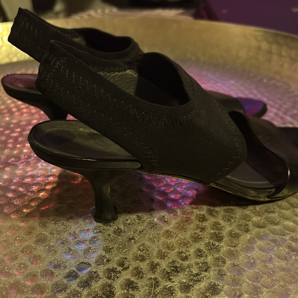 Stuart Weitzman sandals with small heel - Picture 2 of 4